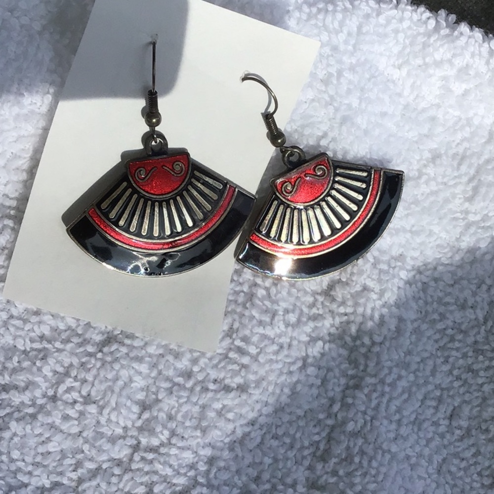 Earrings - Picture 3 of 4